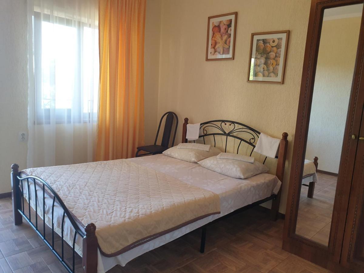 Guest House Lykhny Gagra Exterior foto